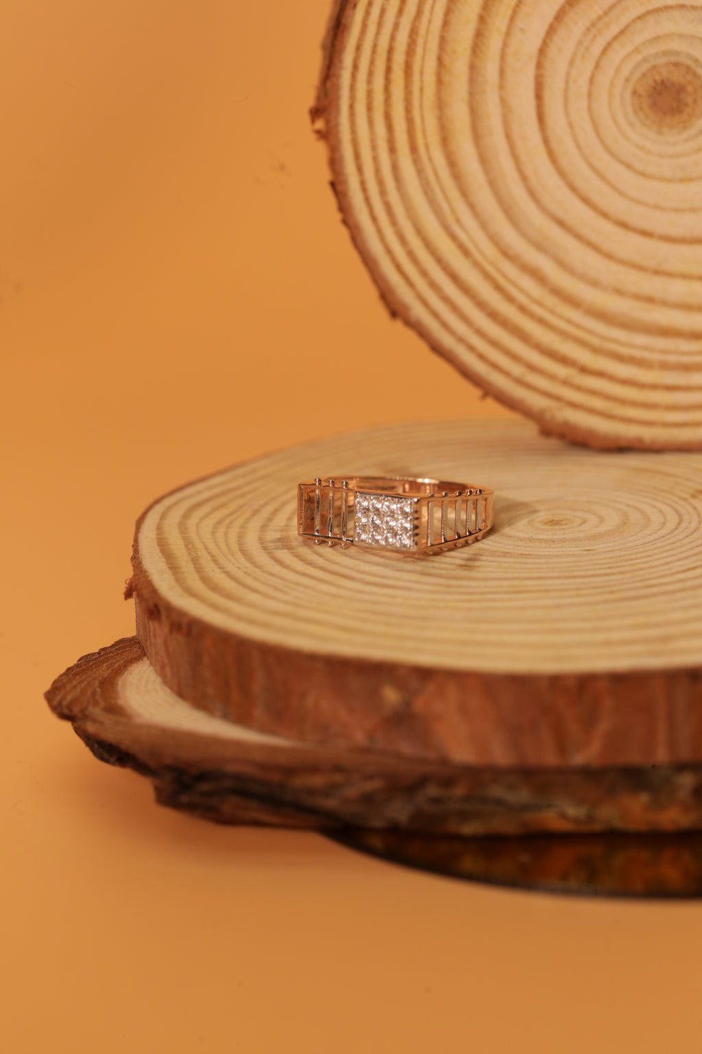 Diamond Grid Cluster Band Ring