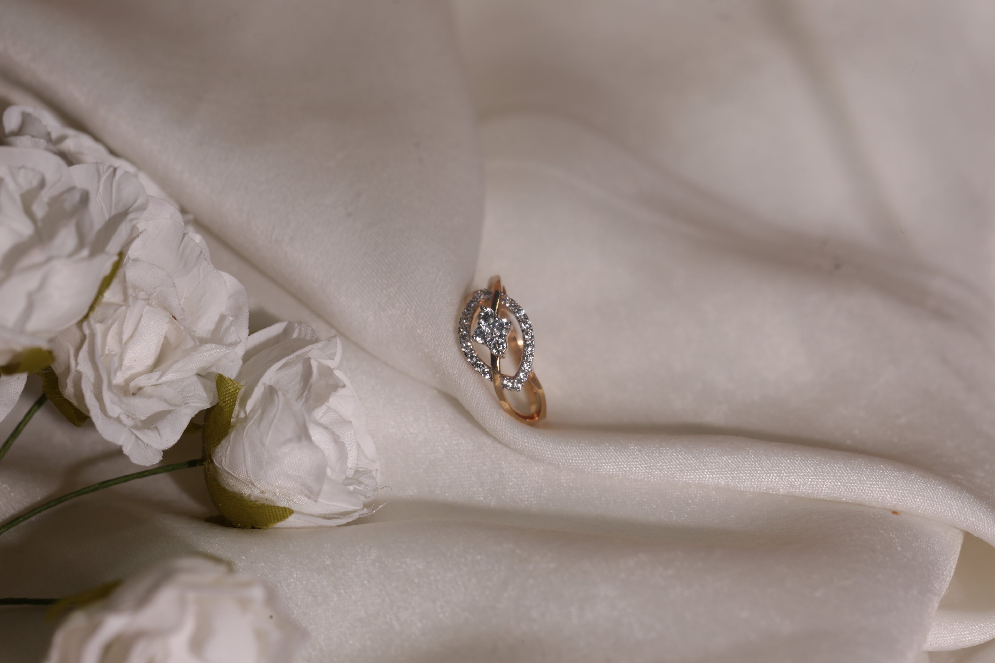 Diamond Oval Halo Open Band Ring