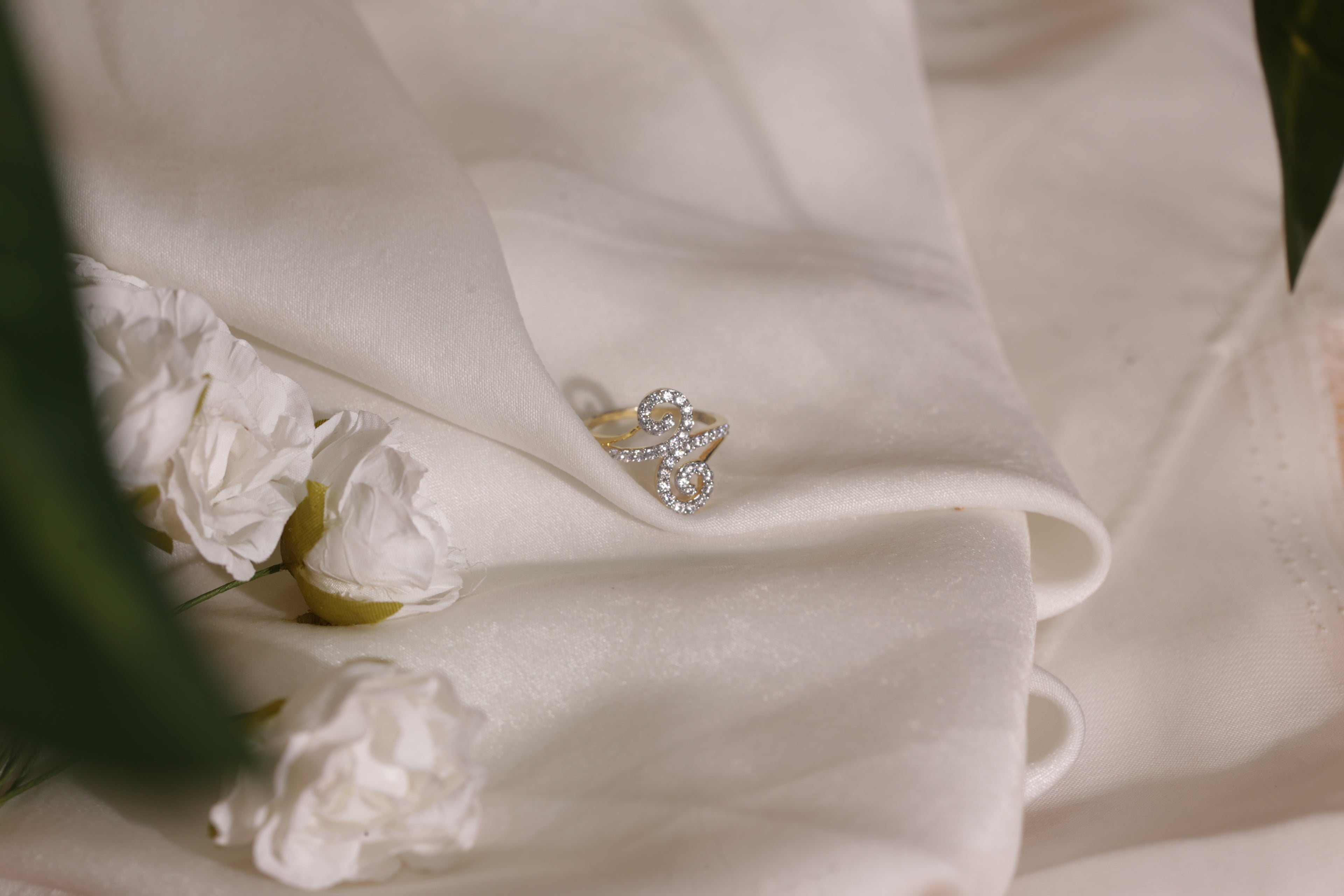 Diamond Swirl Motif Open Band Ring