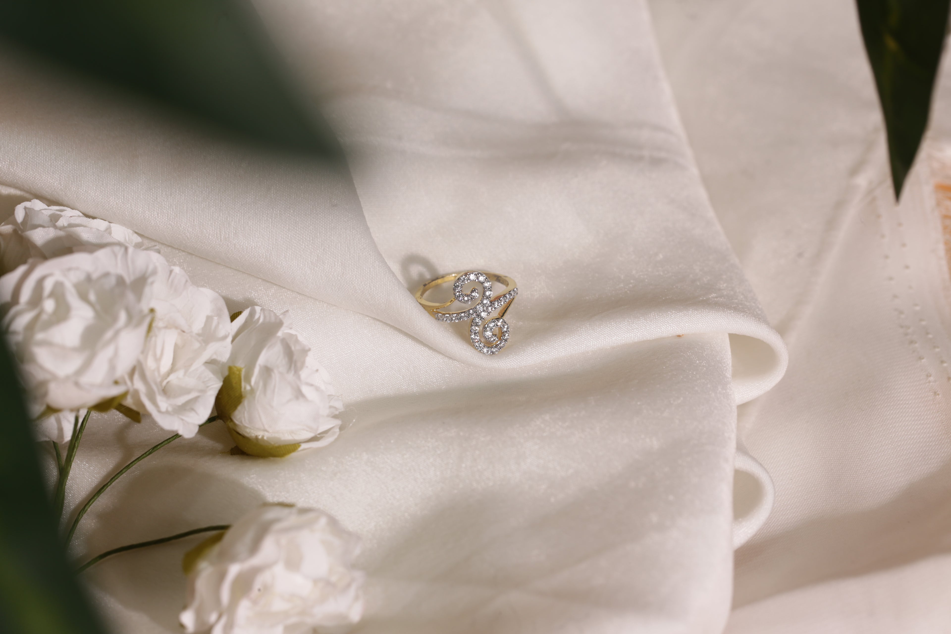 Diamond Swirl Motif Open Band Ring