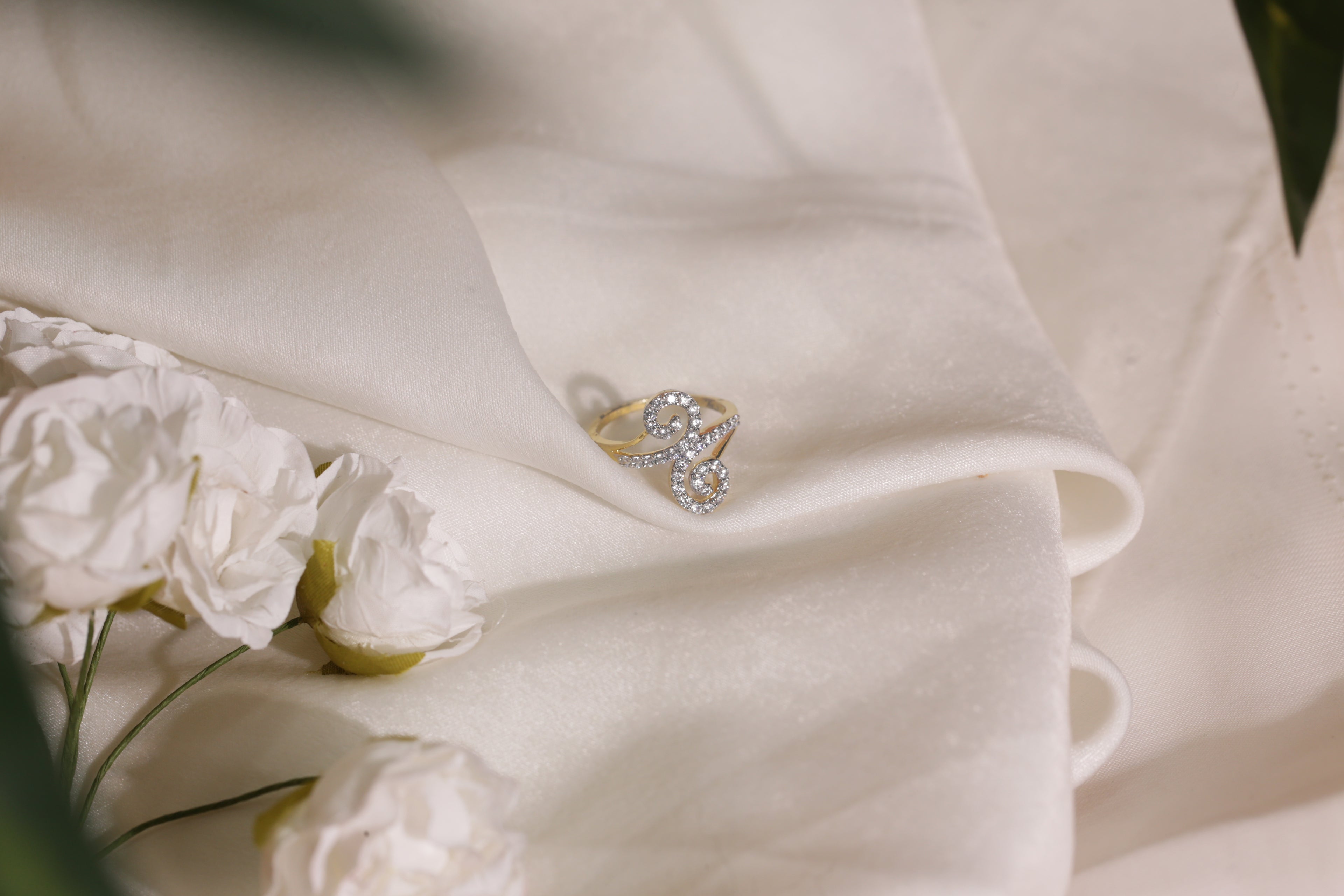 Diamond Swirl Motif Open Band Ring