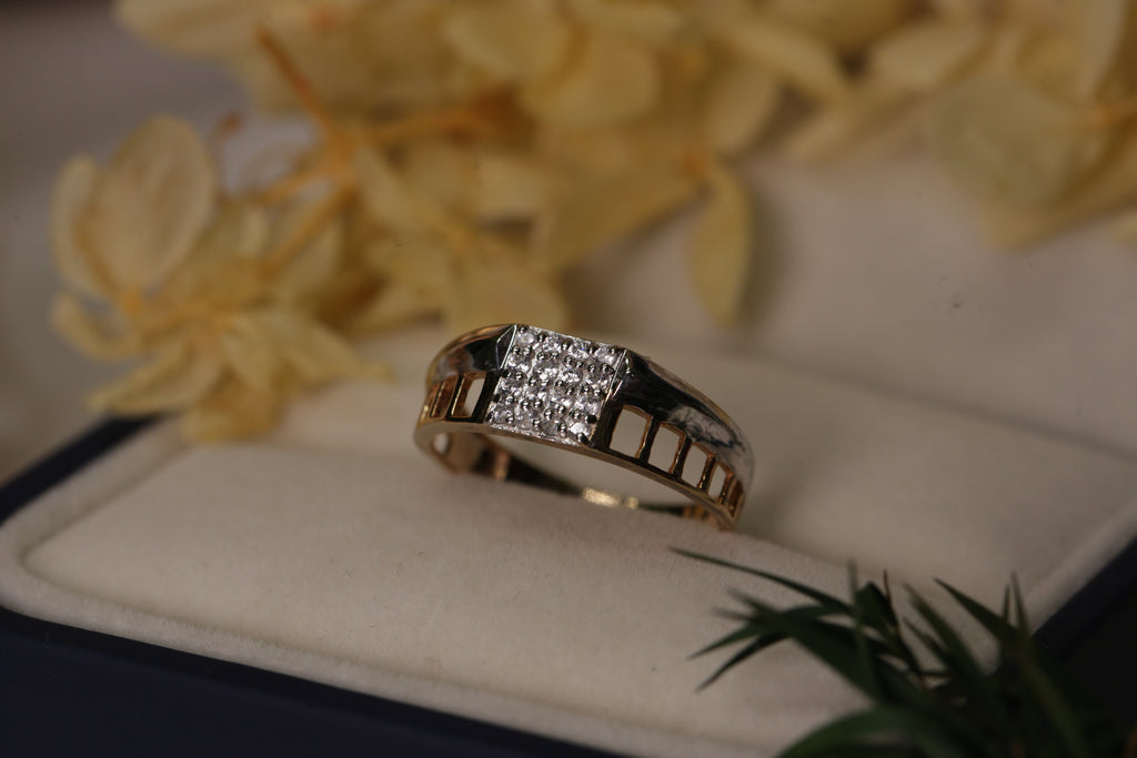 Diamond Panel Centre Pattern Band Ring