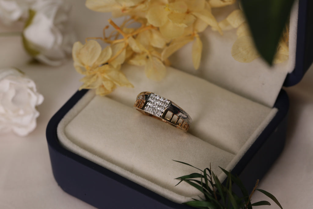 Diamond Panel Centre Pattern Band Ring