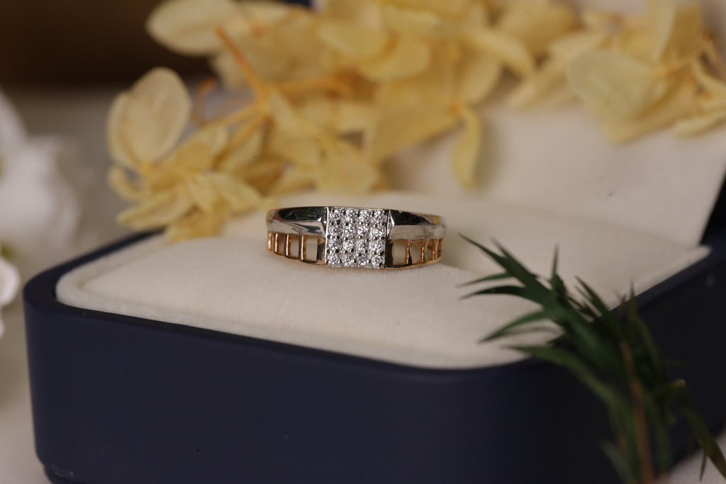 Diamond Panel Centre Pattern Band Ring