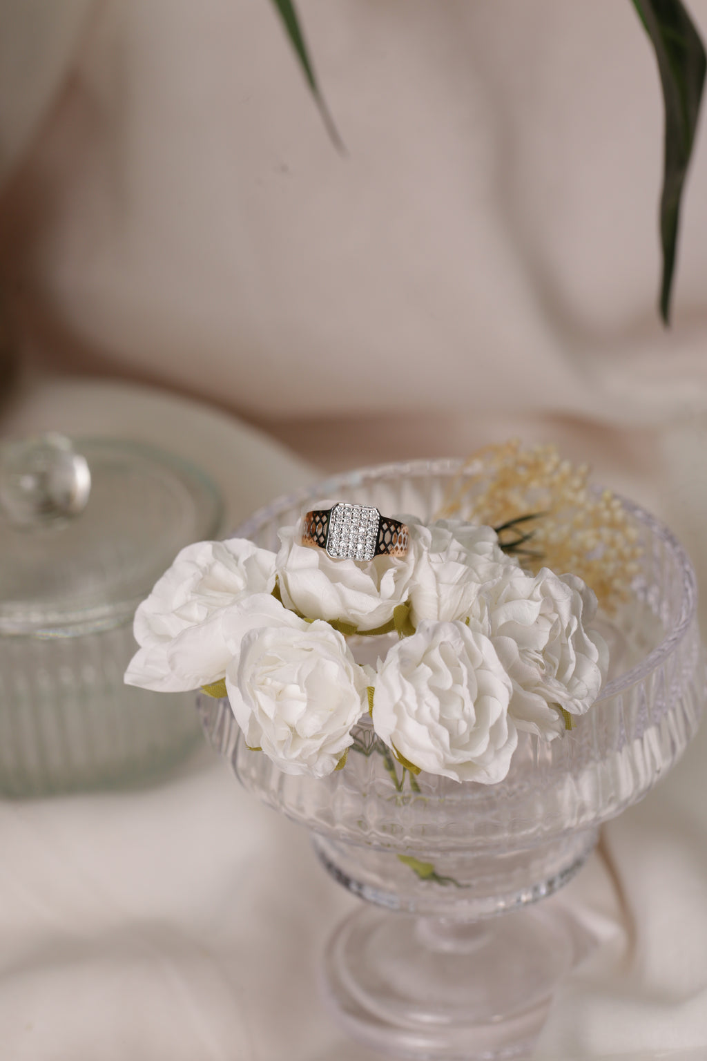 Diamond Panel Pattern Wide Band Ring