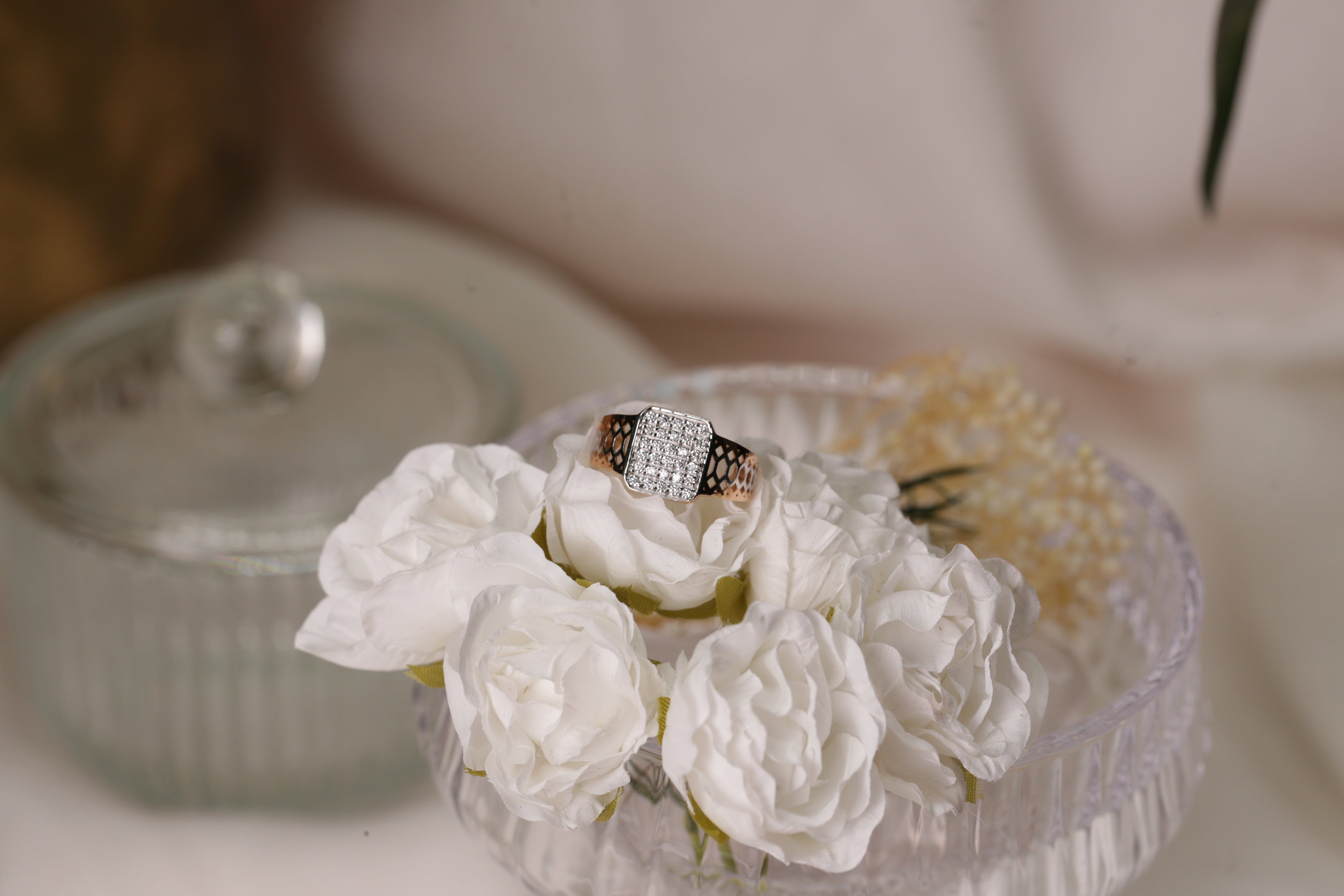 Diamond Panel Pattern Wide Band Ring