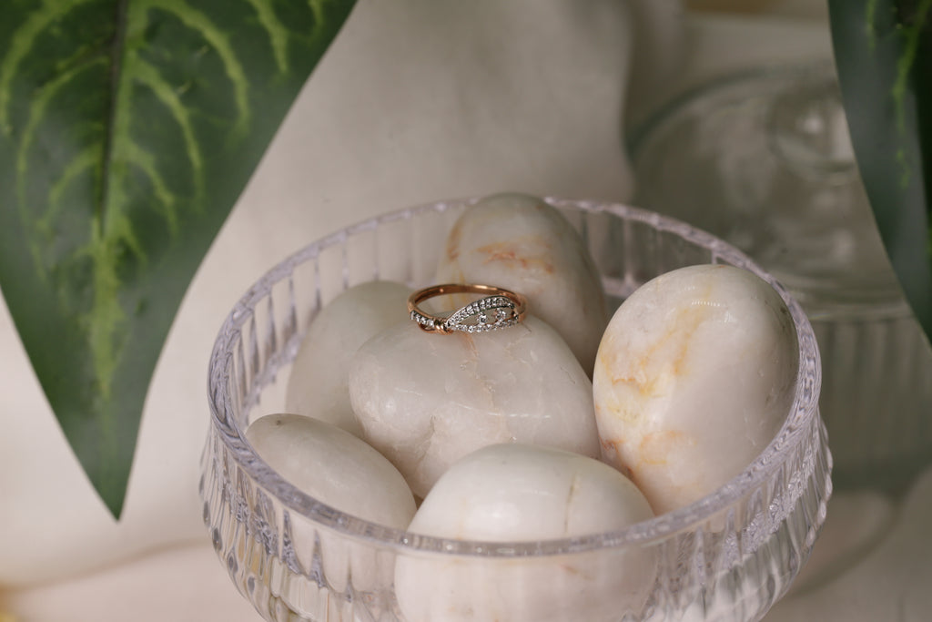 Diamond Curve Knot Band Ring