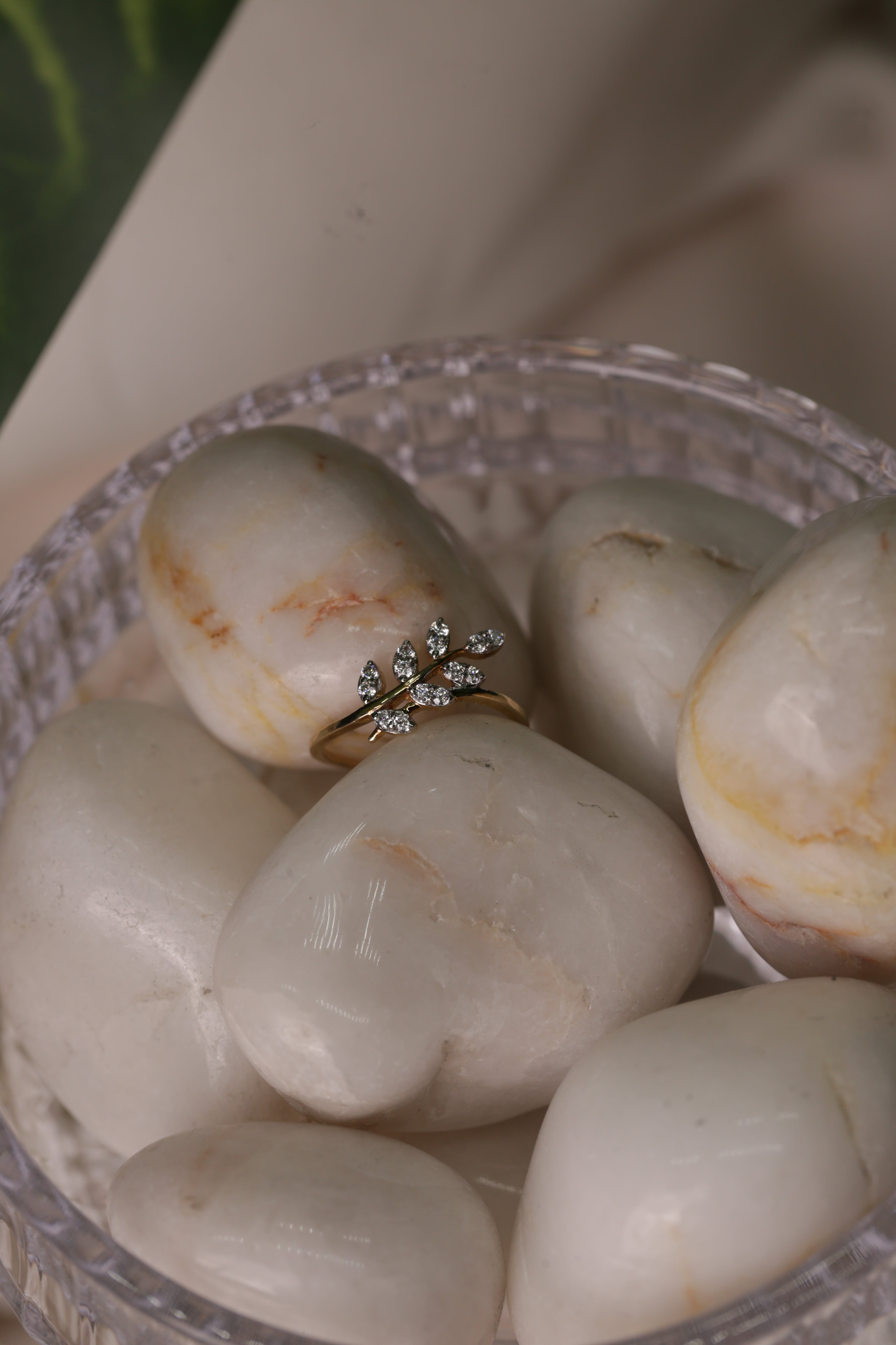 Diamond Leaf Motif Open Band Ring