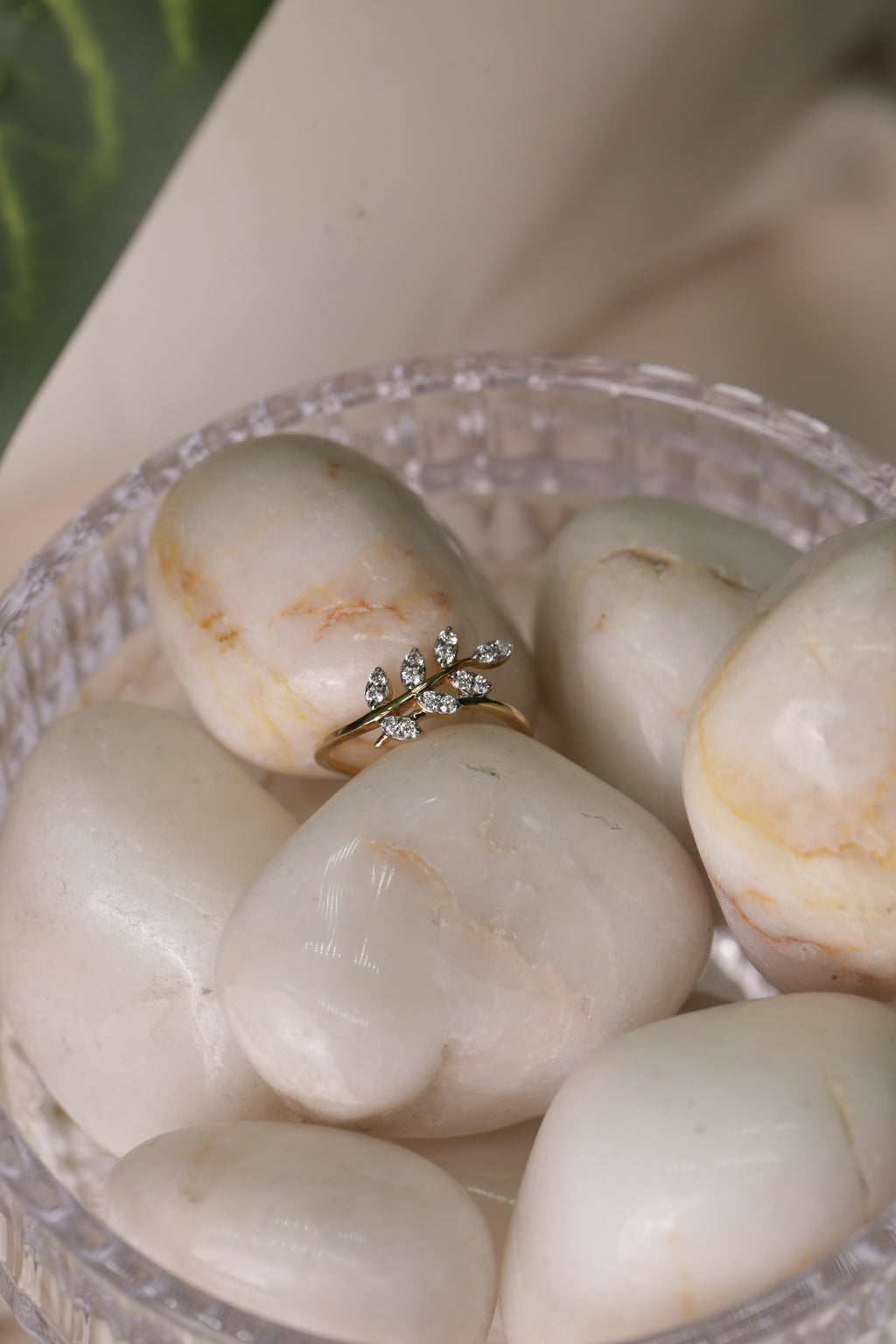 Diamond Leaf Motif Open Band Ring