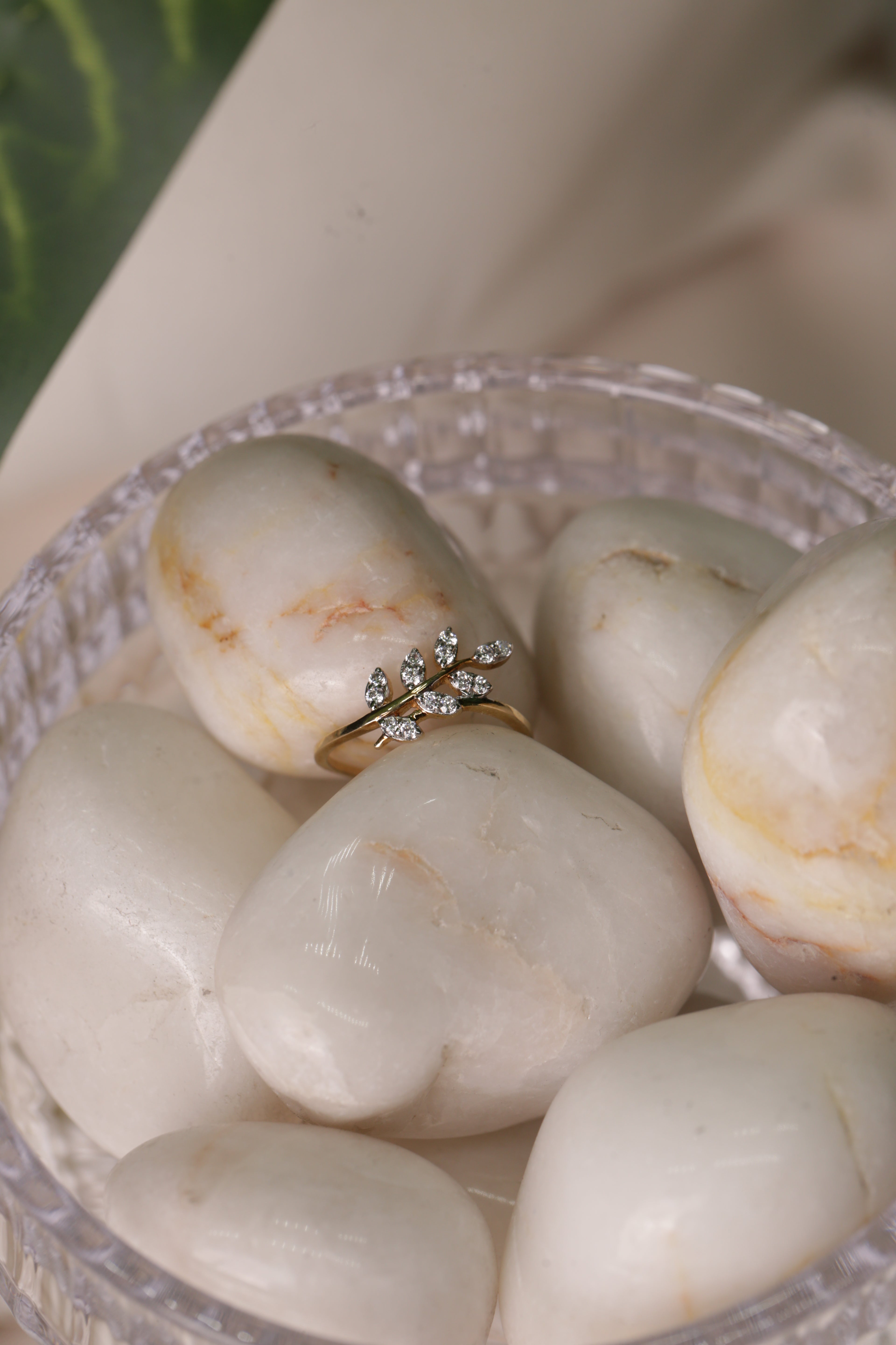 Diamond Leaf Motif Open Band Ring