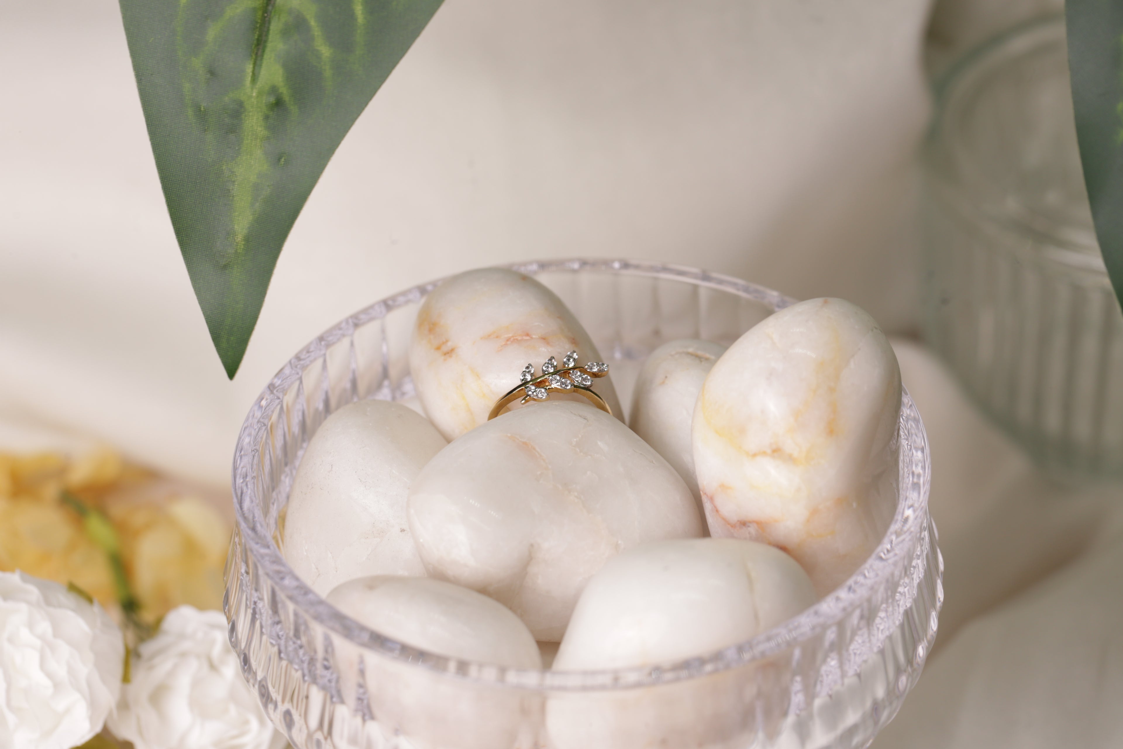 Diamond Leaf Motif Open Band Ring