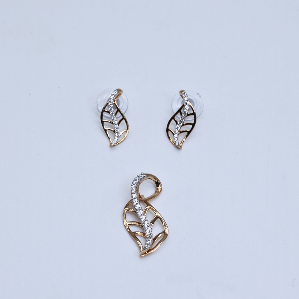 Leaf earrings with diamonds
Sculpted leaf curve earrings
Simple leaf curve earrings
Leaf earrings with diamond shine
Curved leaf design earrings
Diamond curve leaf earrings
Radiant leaf curve earrings
Curved leaf earrings with shine
Diamond leaf curve earrings
Leaf earrings with shine