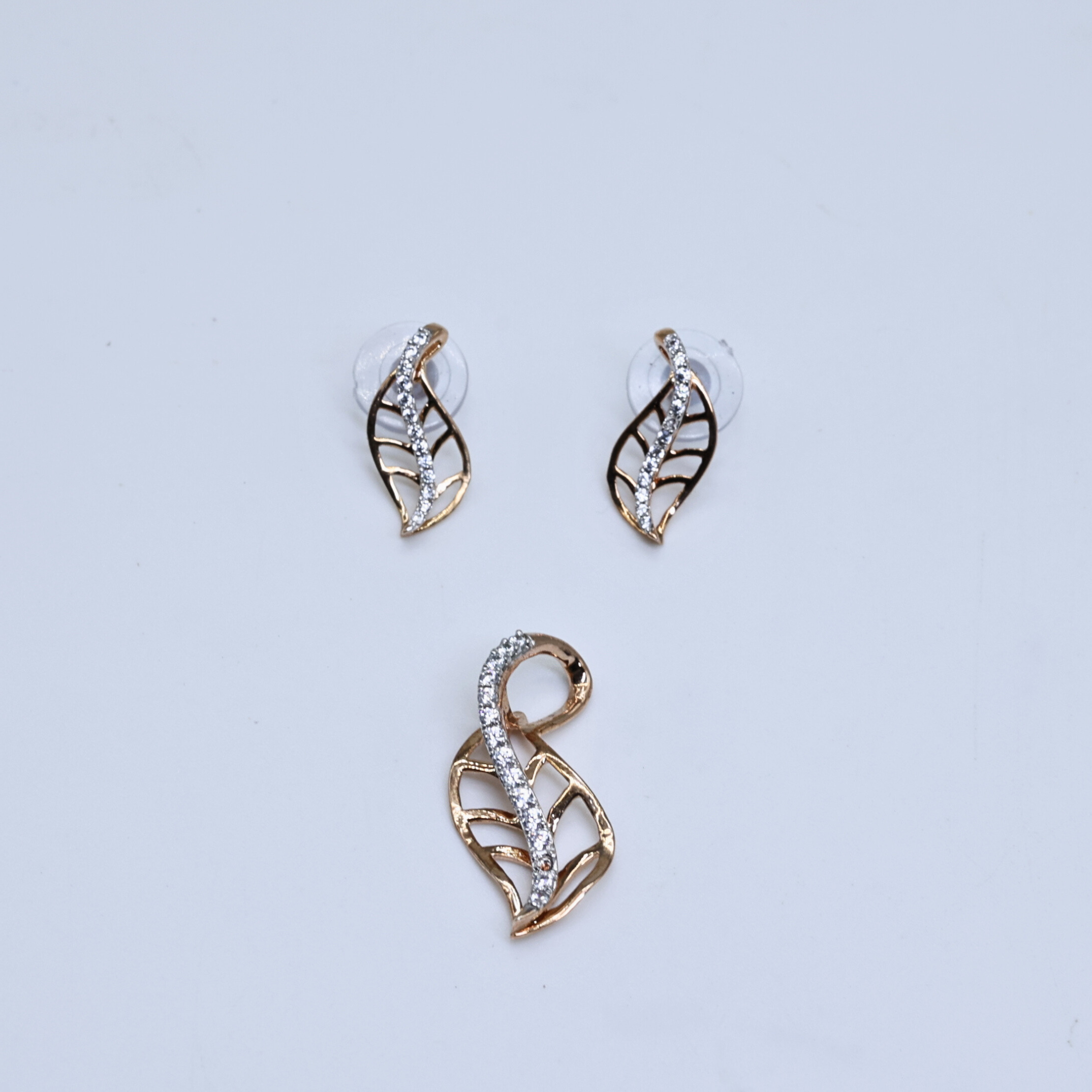 Leaf earrings with diamonds
Sculpted leaf curve earrings
Simple leaf curve earrings
Leaf earrings with diamond shine
Curved leaf design earrings
Diamond curve leaf earrings
Radiant leaf curve earrings
Curved leaf earrings with shine
Diamond leaf curve earrings
Leaf earrings with shine