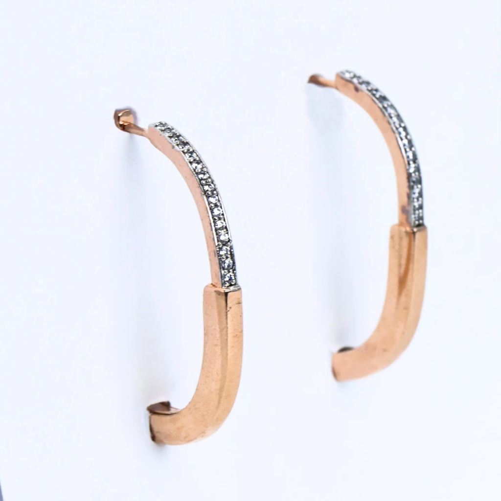 Elegant hoop earrings
Curved hoop earrings
Minimalist diamond earrings
Simple curve diamond hoops
Elegant diamond earrings
Radiant hoop earrings
Diamond earrings with curve
Simple hoop earrings
Elegant diamond hoops
Radiant curve earrings