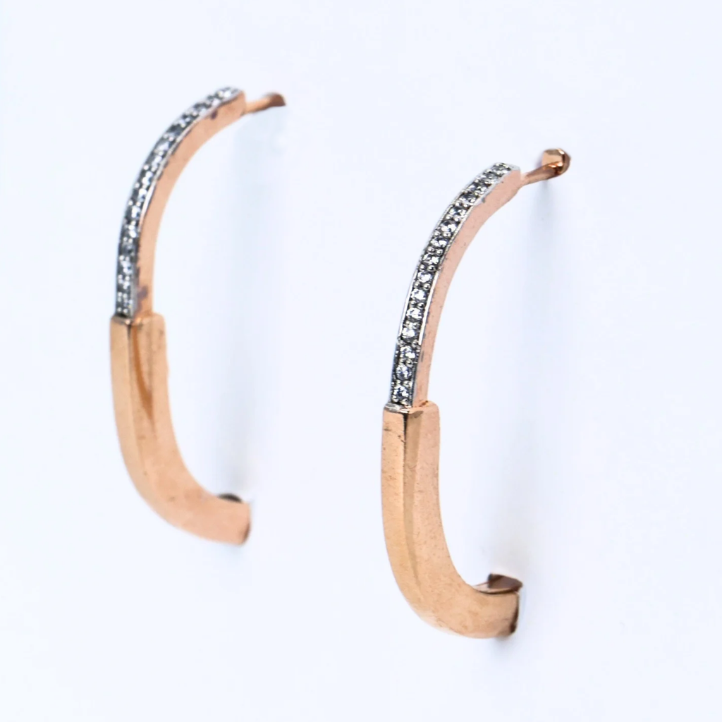 Diamond hoop earrings
Simple curve earrings
Radiant diamond hoops
Elegant curve earrings
Minimalist diamond hoops
Hoop earrings
Curved diamond earrings
Simple diamond hoops
Radiant curve hoops
Diamond curve earrings
