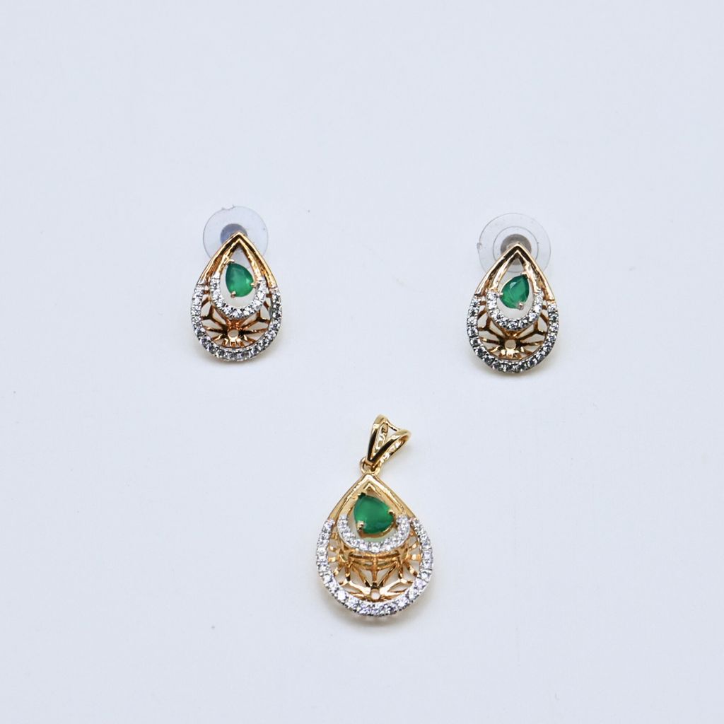 Pear bloom shine
Regal pear shine
Pear bloom gem
Regal pear gem
Pear bloom gold
Regal pear gold
Pear bloom glow pendant
Regal pear glow pendant
Pear bloom form pendant
Regal pear form pendant