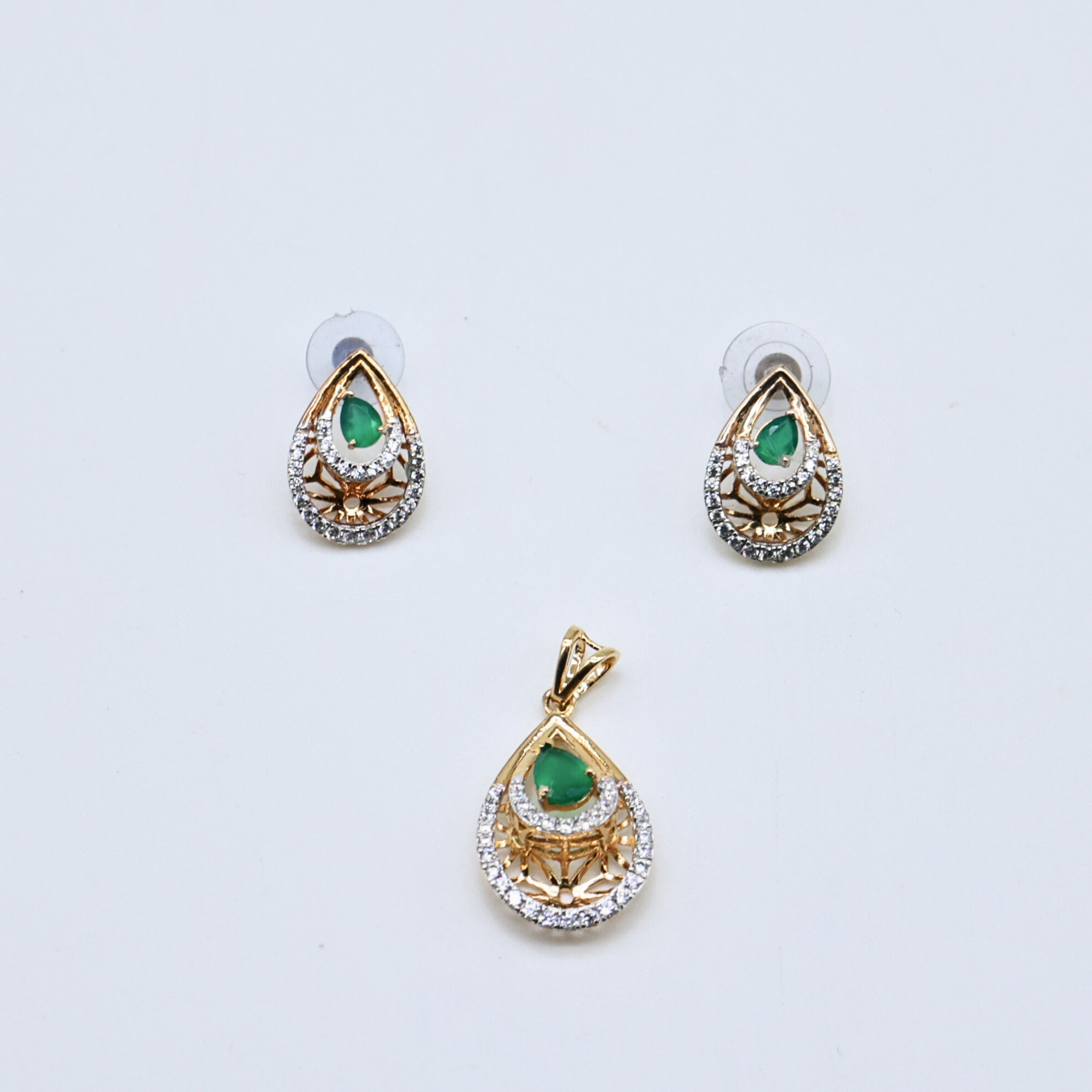 Pear bloom shine
Regal pear shine
Pear bloom gem
Regal pear gem
Pear bloom gold
Regal pear gold
Pear bloom glow pendant
Regal pear glow pendant
Pear bloom form pendant
Regal pear form pendant