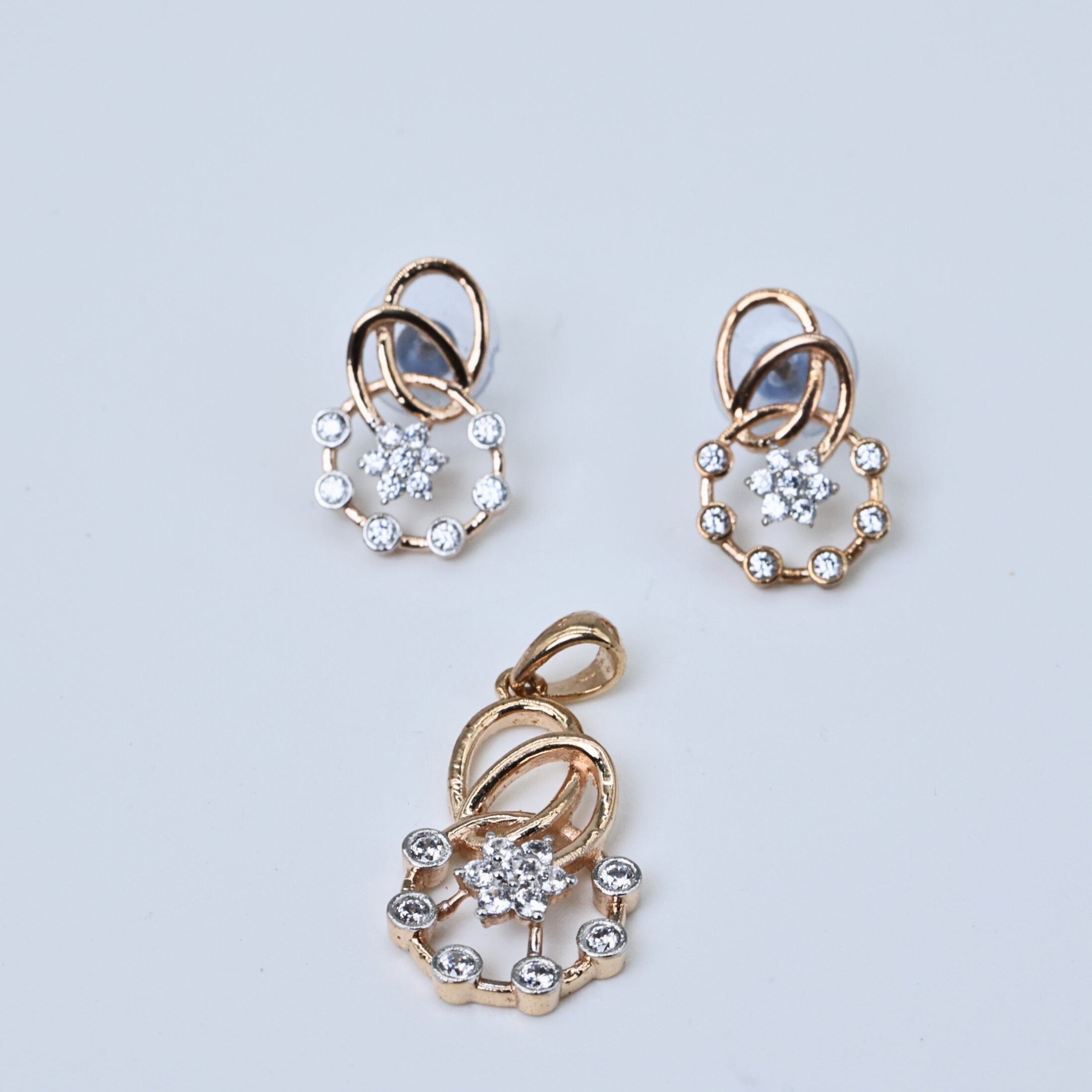 Twirl shimmer diamond pendant
Twirl glow jewel pendant
Spiral twirl bright pendant
Twirl soft glow pendant
Twirl cut diamond pendant
Spiral shine pendant
Luminous twirl pendant
Spiral bright glow pendant
Twirl glossy shine pendant
Twirl glowing pendant