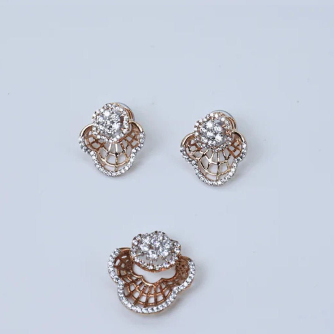 Floral Aura Diamond Pendant